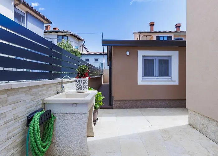 Dragica By Interhome * Pula